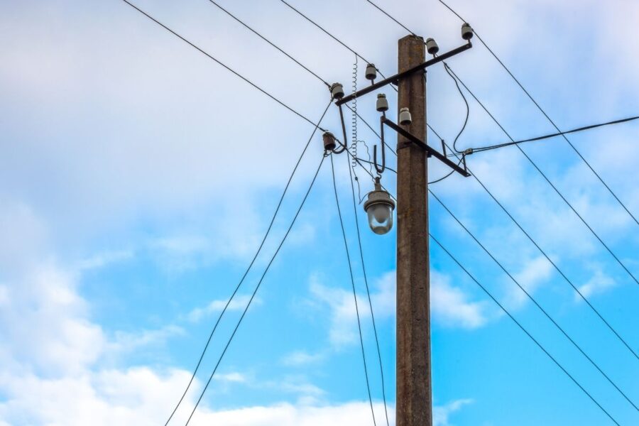 نصب سیم تیر برق